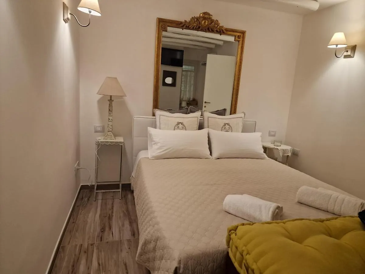 Case Di Paola Via Melo Appartamenti Bari 0*,
